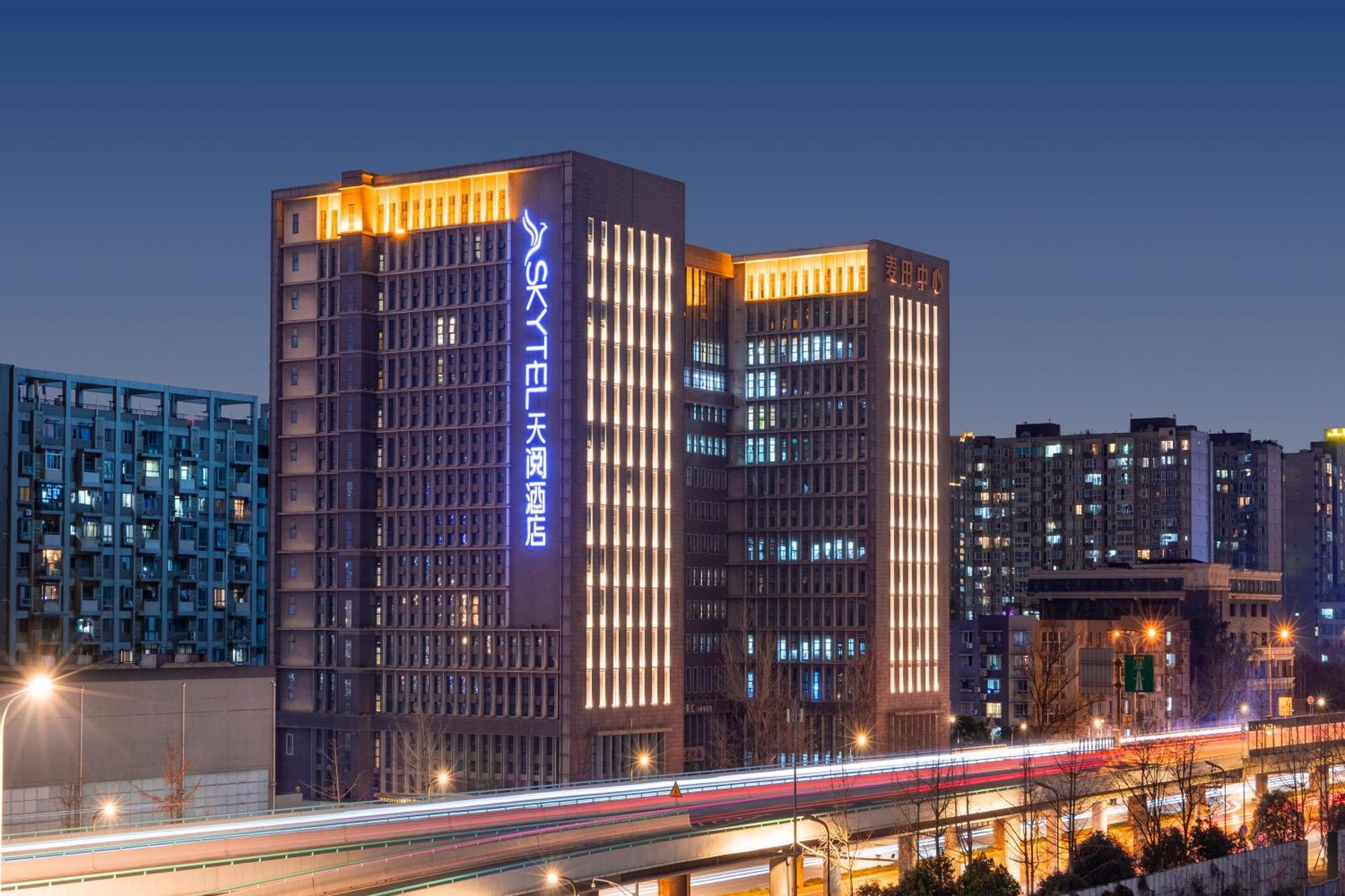 Skytel Hotel Chengdu Exterior photo